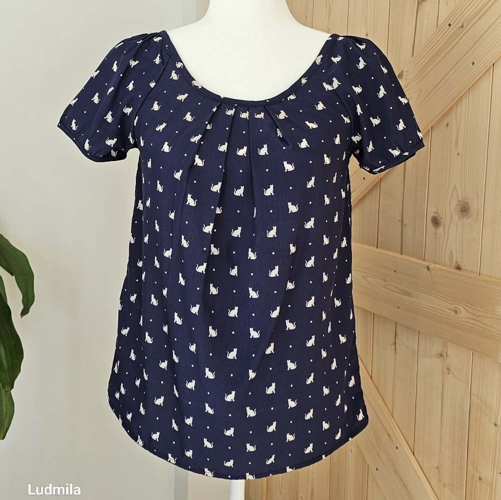 OLD NAVY Size XS Women's Cat Print Blouse With Adjustable Neckline